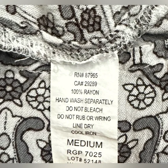 EUC Elan romper / coverup / jumpsuit. Size Medium. Only worn once. - Picture 5 of 7